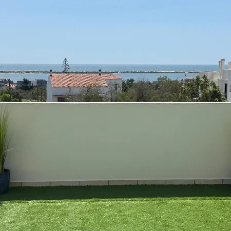 Ama House, * Fuzeta