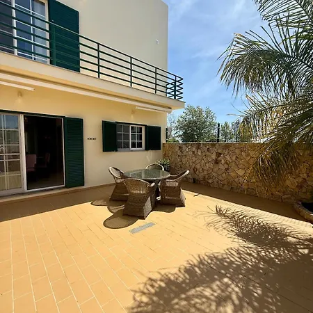 فيلة Ama House, فوزيتا