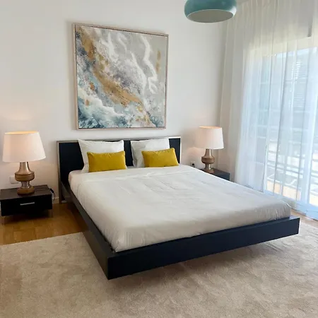 Ama House, * Fuzeta