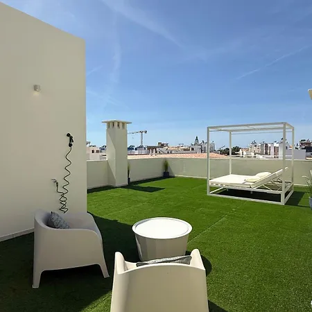 Ama House, * Fuzeta